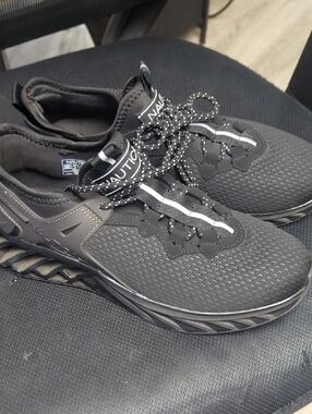 Nautica Men's Black and White Lightweight Athletic Sneakers